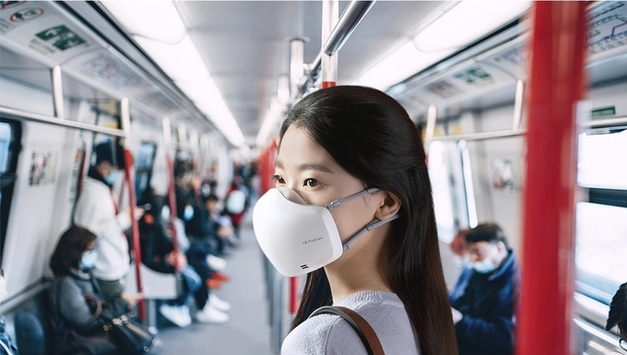 LG전자, 신개념 전자식 마스크 'LG 퓨리케어 마스크'를 출시