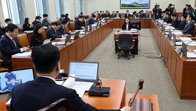 배우자 출산前 임신때도 아빠휴가 쓸수 있다…유산해도 5일 휴가