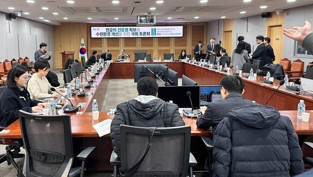 전공의노조 "주당 근로시간 줄이고 전공의법 위반 시 처벌해야"