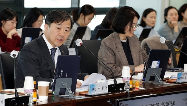 약가 제도 전면 개편 '격론'…복제약 거품 제거엔 공감