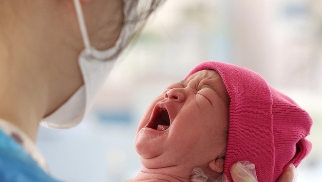 육아휴직자 자녀보험 할인된다…부모 보험료 납입도 유예