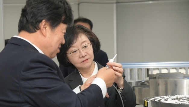 수액세트 공급 차질 우려…정부 선제 대응 착수