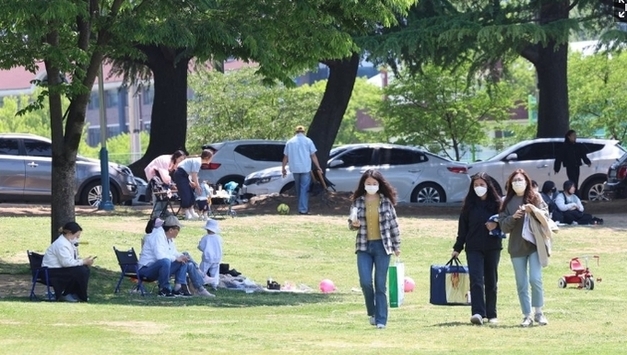 이른 더위에 일교차 큰 날씨…낮 최고기온 27