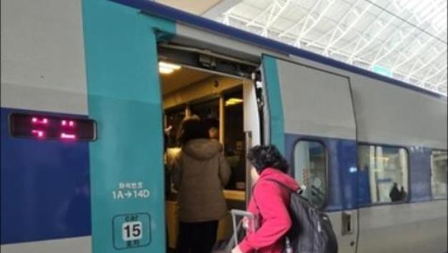 KTX좌석 왜 없나 했더니…외국인 관광객 폭증 탓?