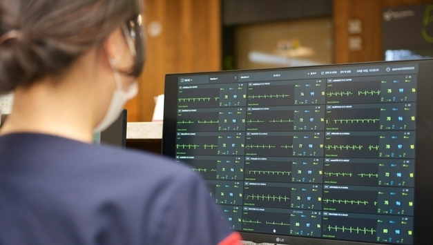 유한양행·휴이노, AI 텔레메트리 설루션 '메모큐' 상용화