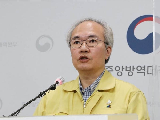 코로나19 브리핑하는 권준욱 부본부장