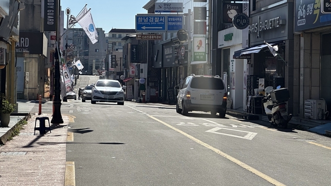<strong>한산한 창녕군 종로 거리</strong>